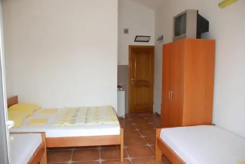 Guest House Nura