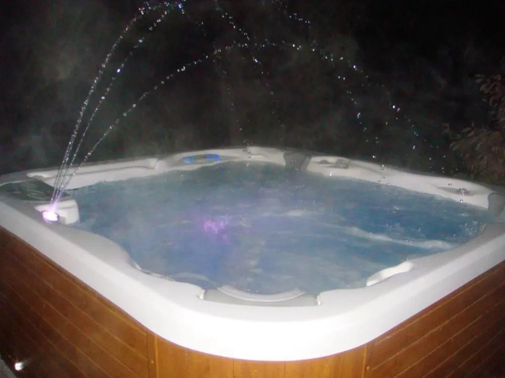 Studio in Mouterre-silly, With Pool Access, Enclosed Garden and Wifi -