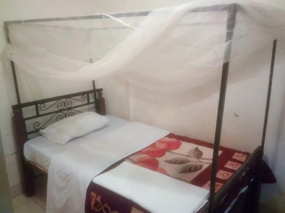 Makis Guest Rooms