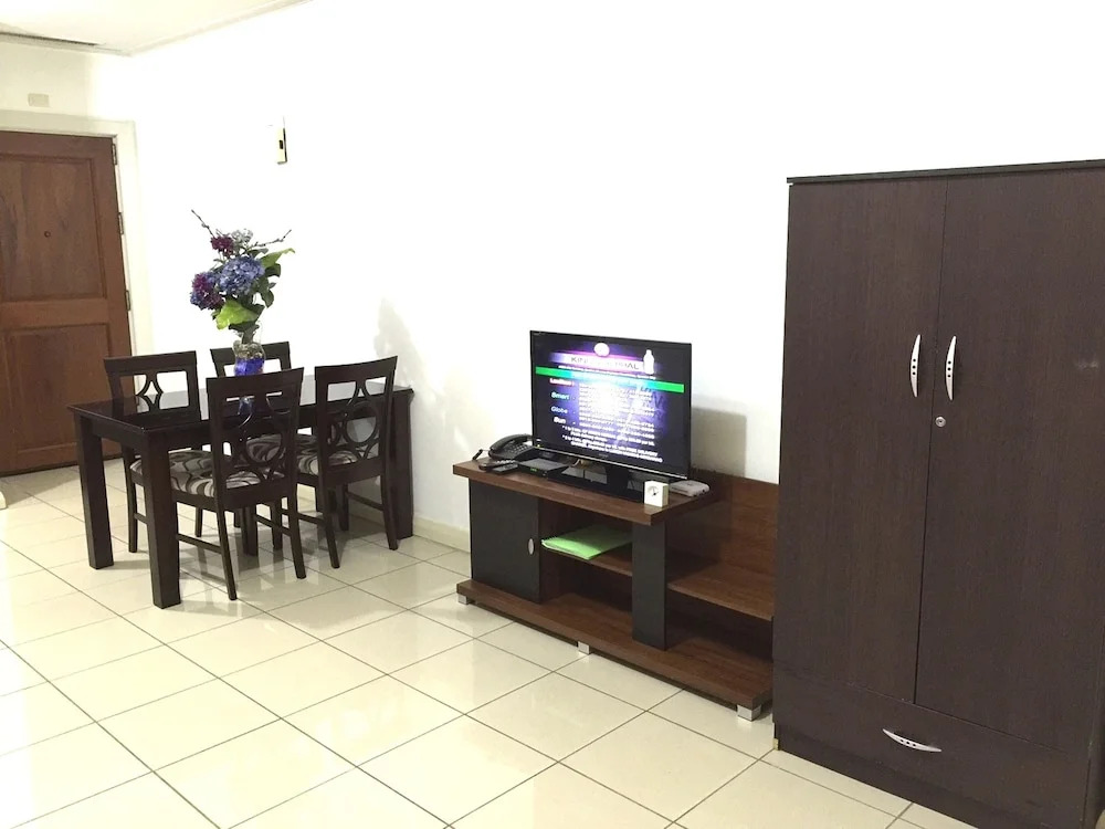 Robinsons Studio W Balcony Rpr02