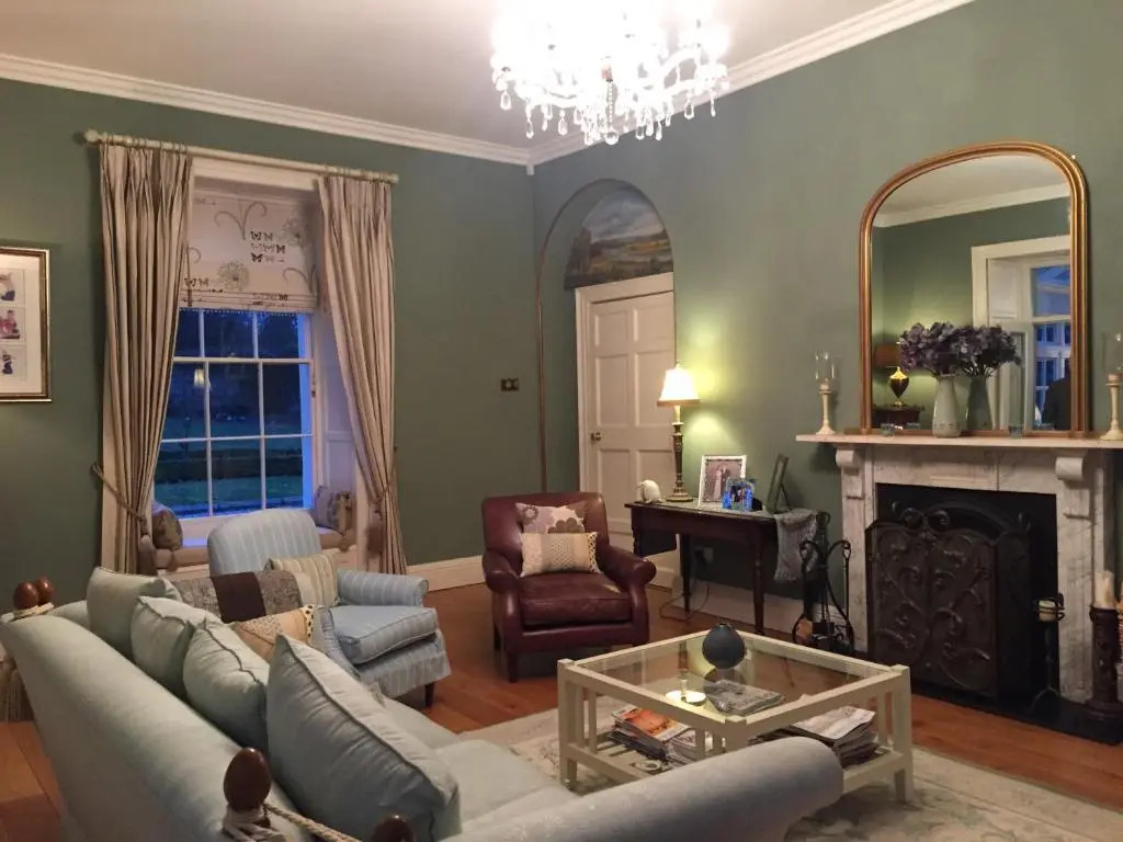 Larchmount House B&B