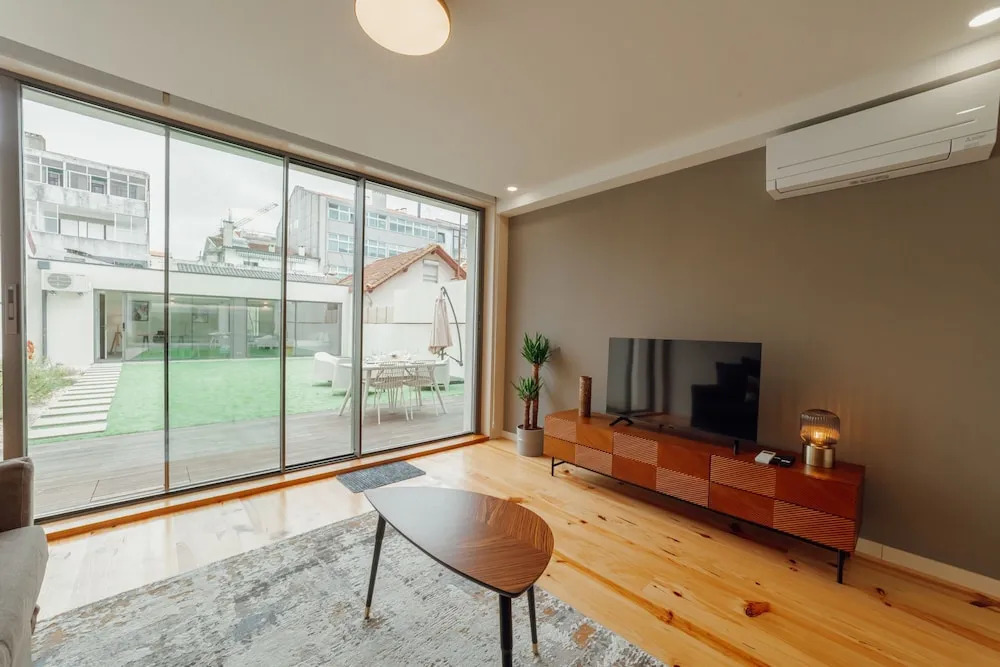Gaia Premium Apartments by Vacationy