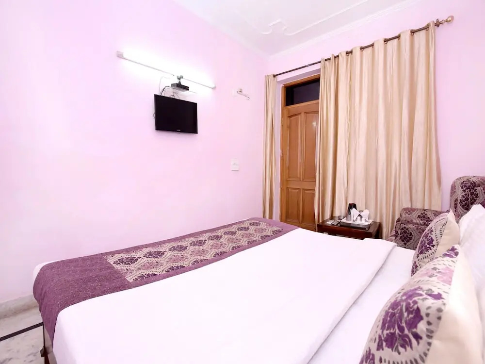 OYO 6463 Hotel Dove