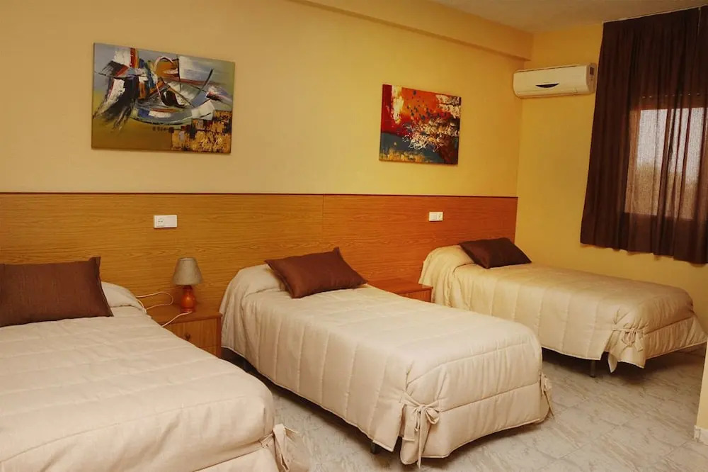 Hostal Restaurante Labrat