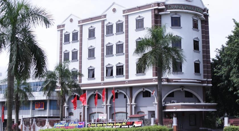 Grand Park Hotel