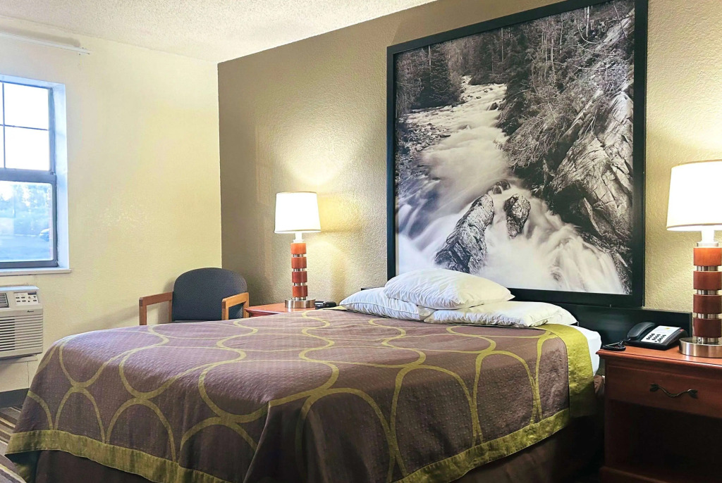 Super 8 by Wyndham Colorado Springs/Afa Area