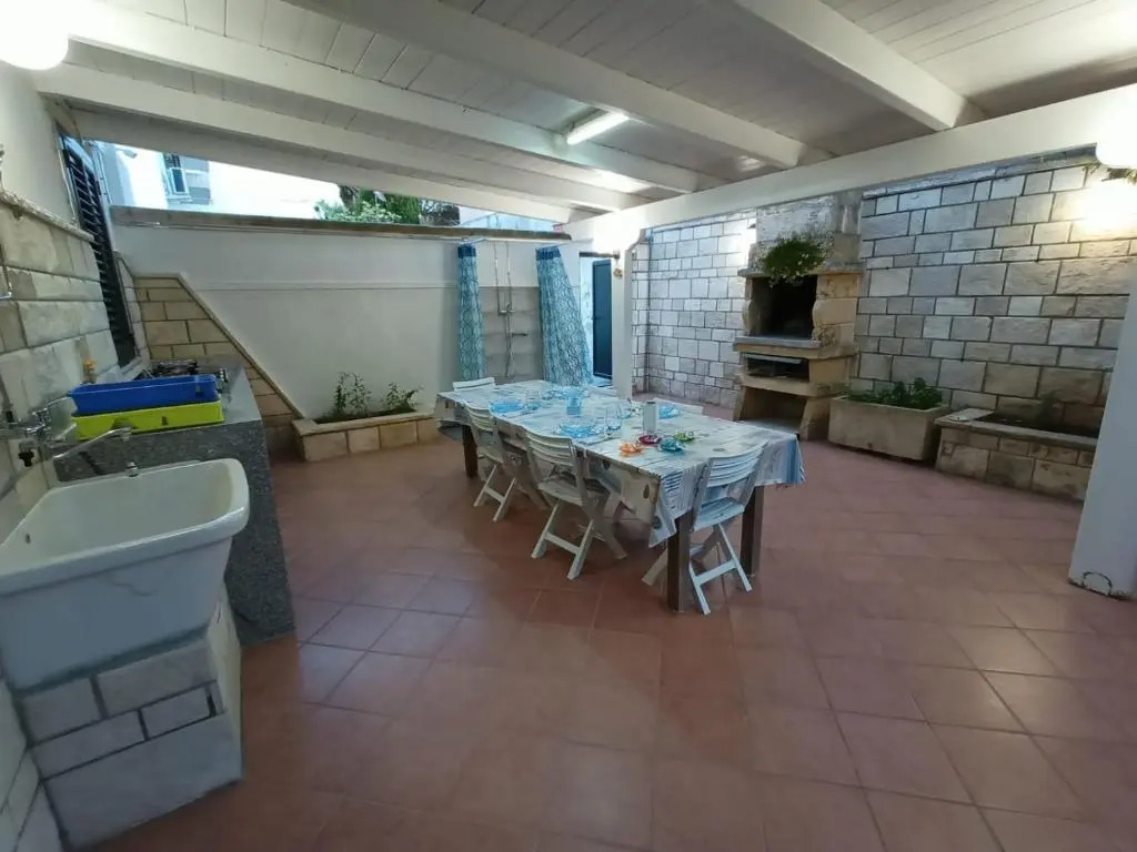 Villetta "Poesia" a 50 m dal mare con giardino e parking