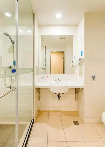 Hanting Hotel Shanghai South Changjiang Road Subway Station