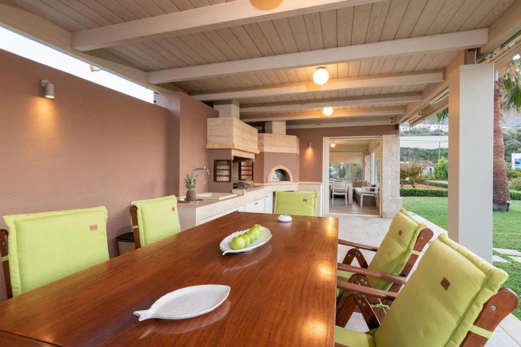 Beachfront Villa Diamond with a heated pool