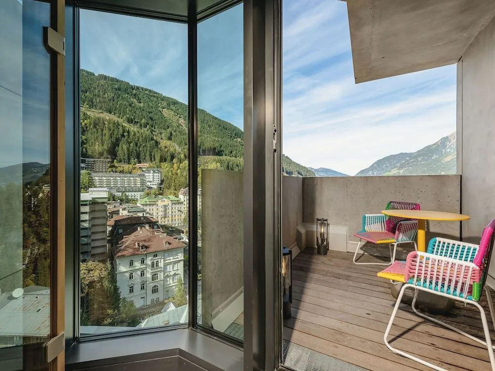 Urban Nature Bad Gastein - Badeschloss