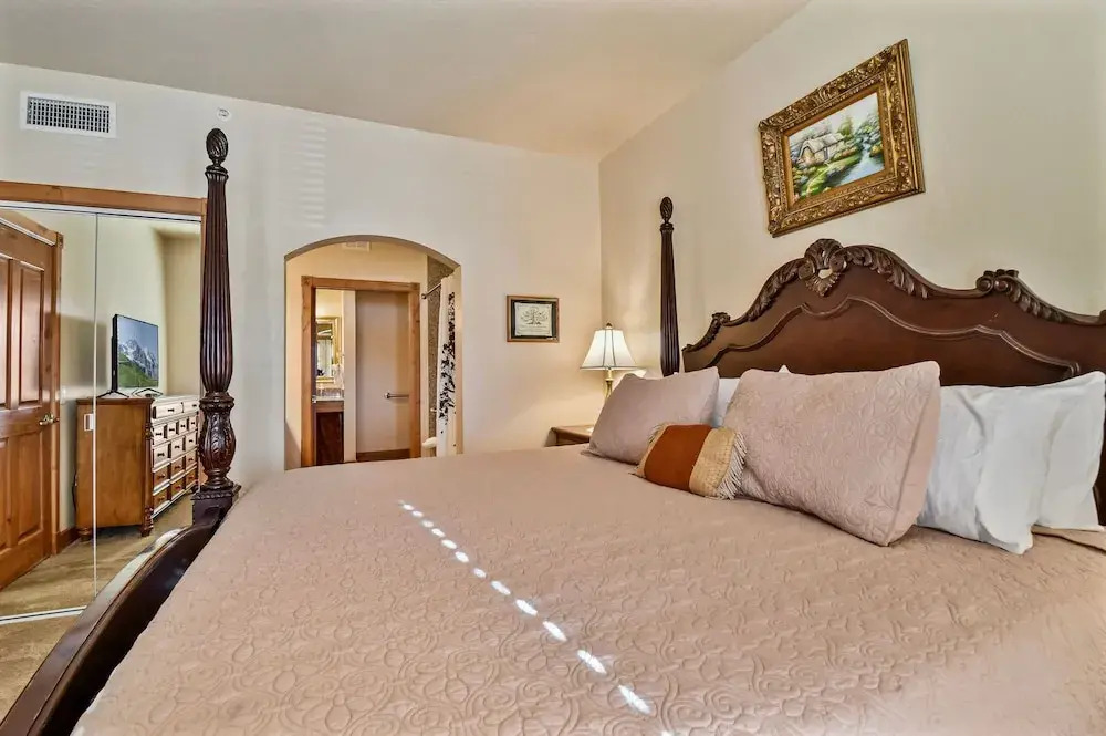 Villa 2057 2 Bed 2 Bath Full Kitchen 2 Bedroom Villa
