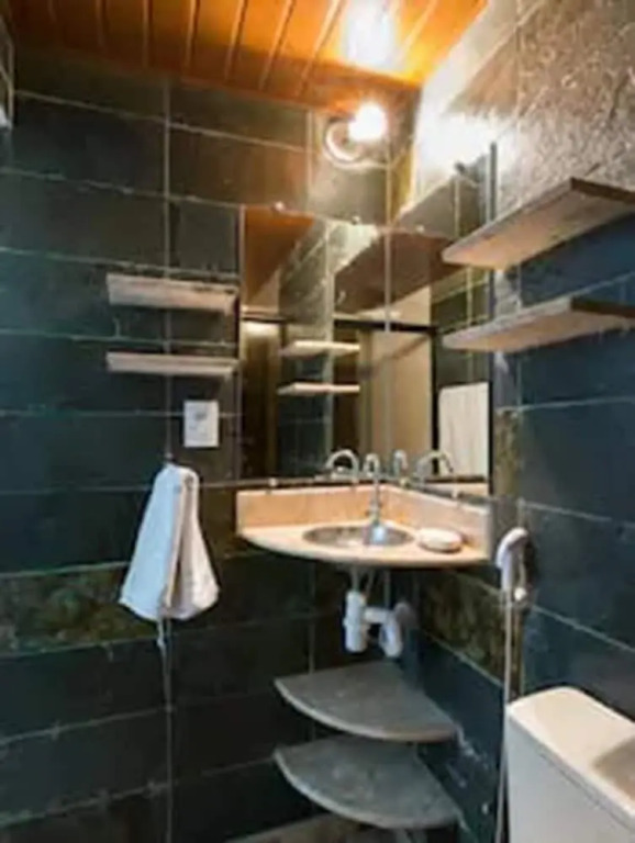 Man Cave Hospedaria