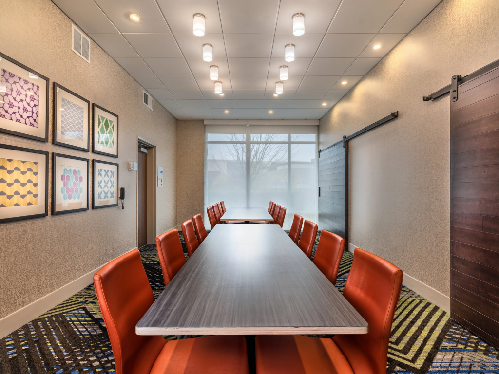 Holiday Inn Express & Suites Salem North - Keizer by IHG