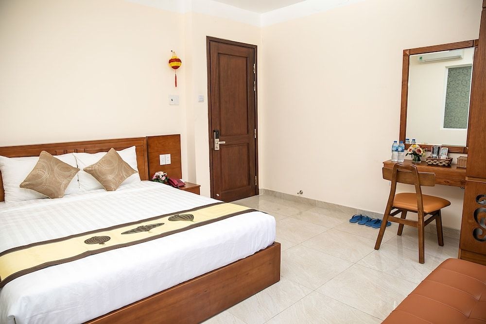 Tu Phuong Hotel
