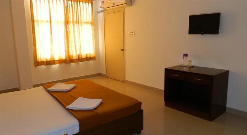 Oyo Sky Palace Near Lalbagh Botanical Garden