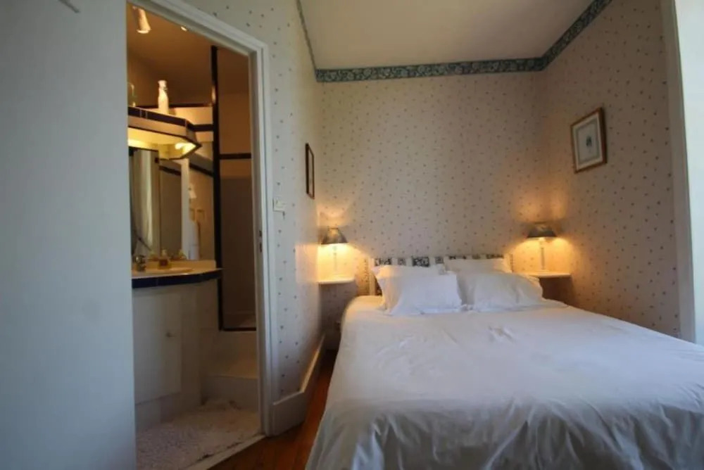 Luxury apartments near the Eiffel Tower