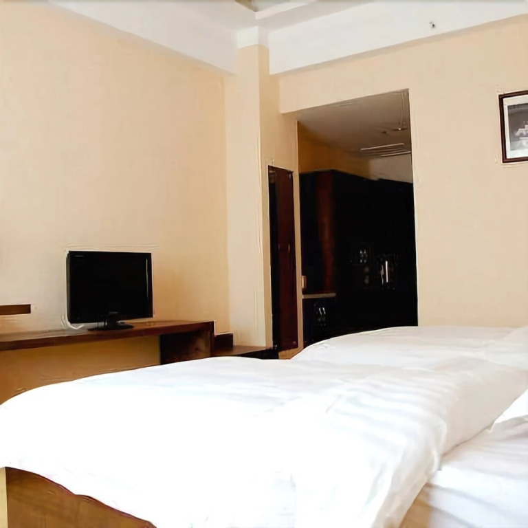 Yading Yizhan Hotel