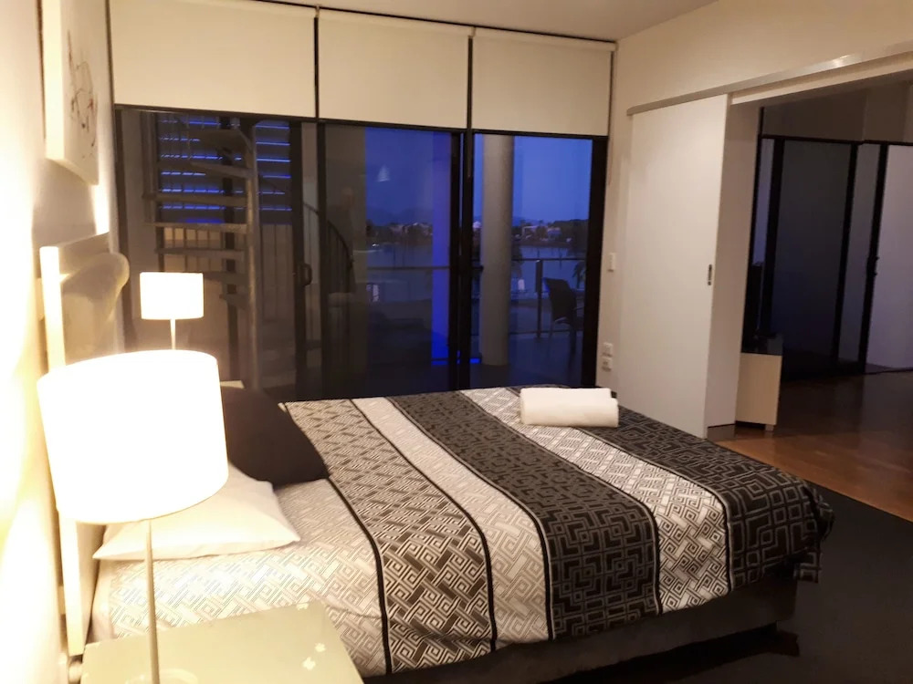 Hinchinbrook Harbour Holiday Apartments