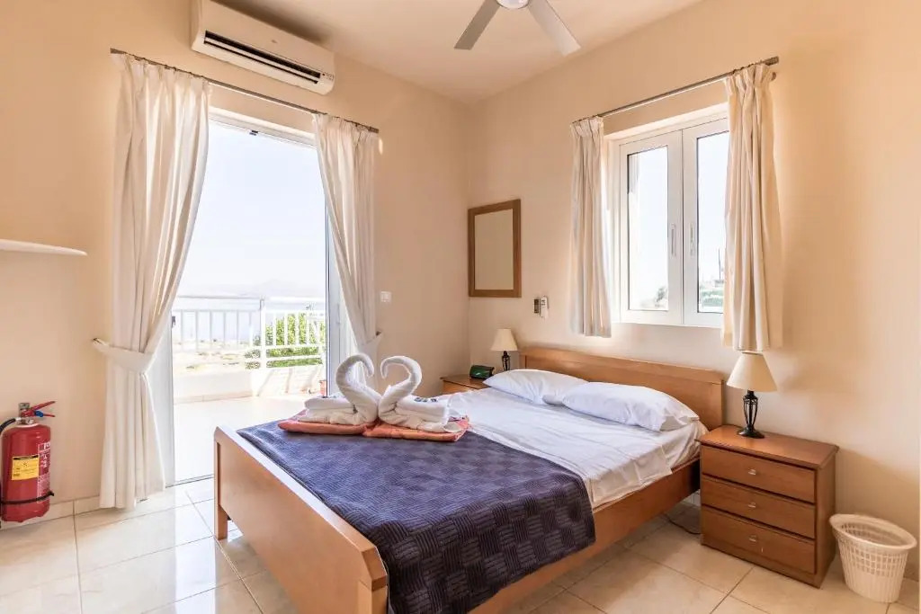 Luxury 3 Bed Villa Bougainvillea, Nr Almyrida - 2 Private Pools + Sleeps 8