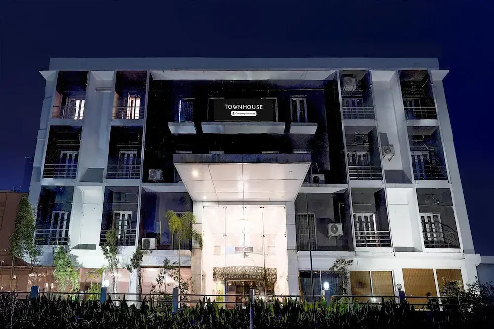 Cosy Castle at Medavakkam Near Jayachandran