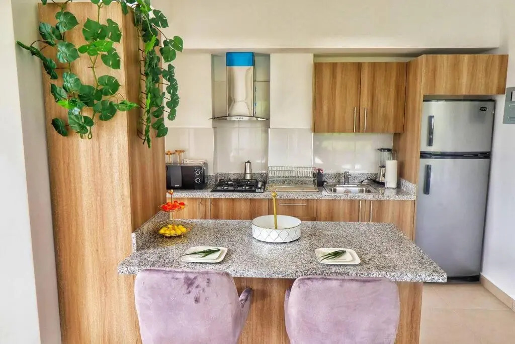 Sleek 1-Bedroom Condo w/Rooftop Hot tub in Gazcue
