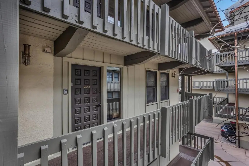 Interlude Condominiums 2-Bedroom Premier Unit 203