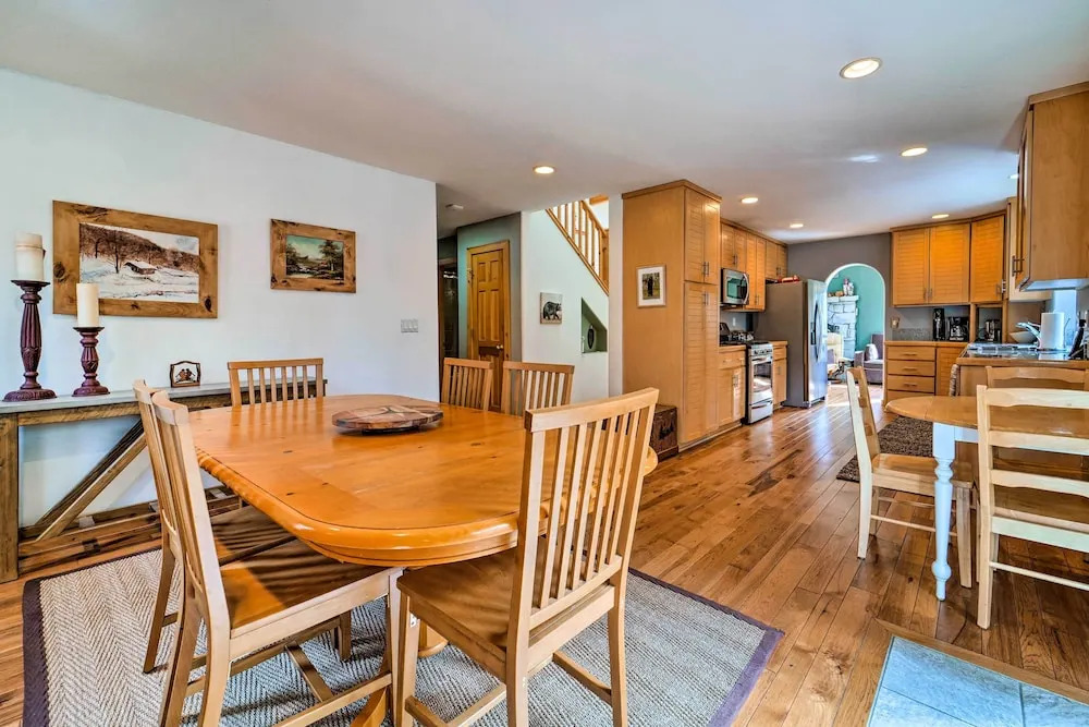 Tahoe Donner Retreat w/ Hot Tub & Fireplace!