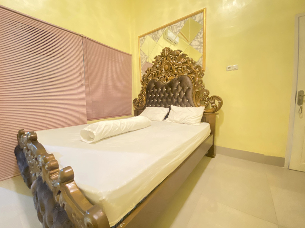 Homestay RN near Taman Bambu Runcing Polewali