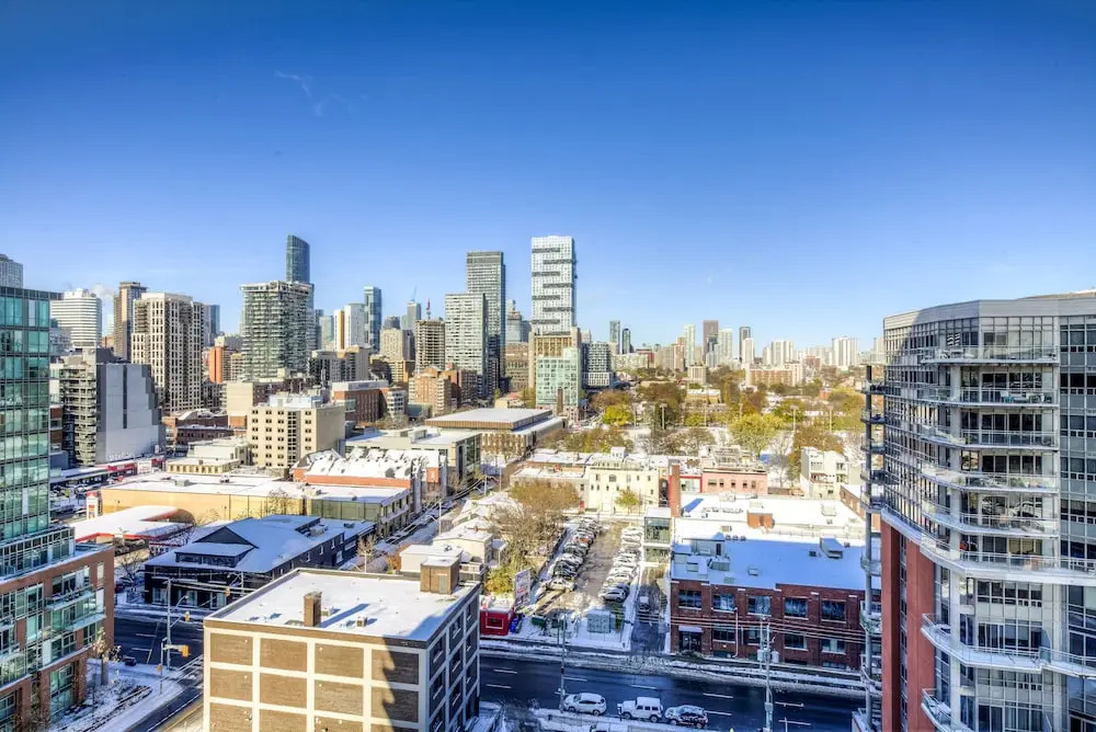 Beautiful Modern Condo Sleeps 4