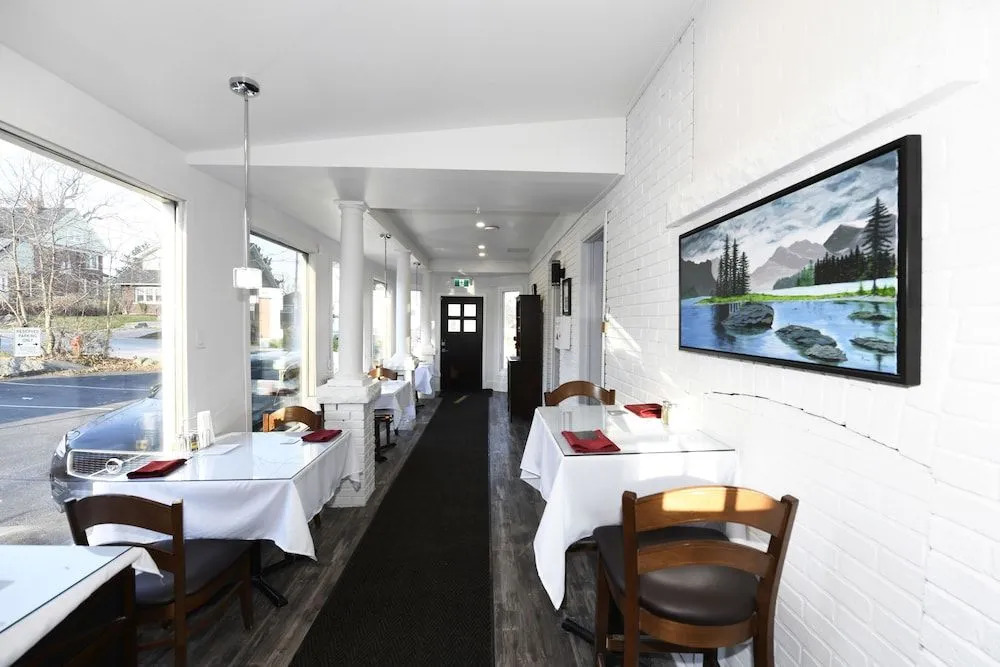 Serene Niagara Inn