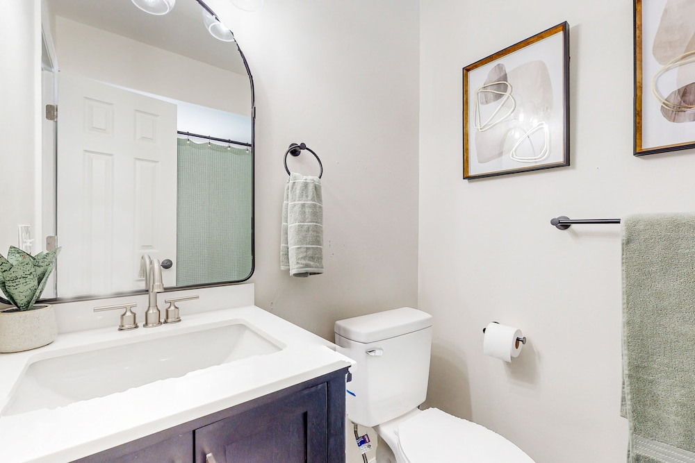 Single-story House With Private Pool, Alfresco Dining, & Lanai - Dog-friendly