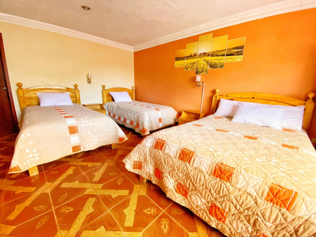 Hotel Tren Dorado
