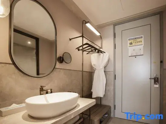 May  joys  Hotel