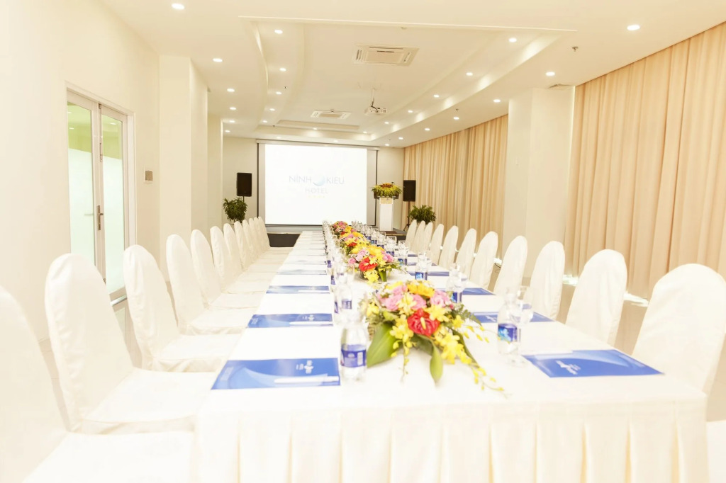 Ninh Kieu Riverside Hotel