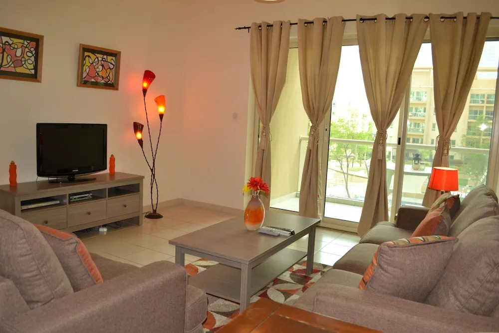 (Nickname Oasis) Spacious 1BR Apt. w/ terrace and pool view