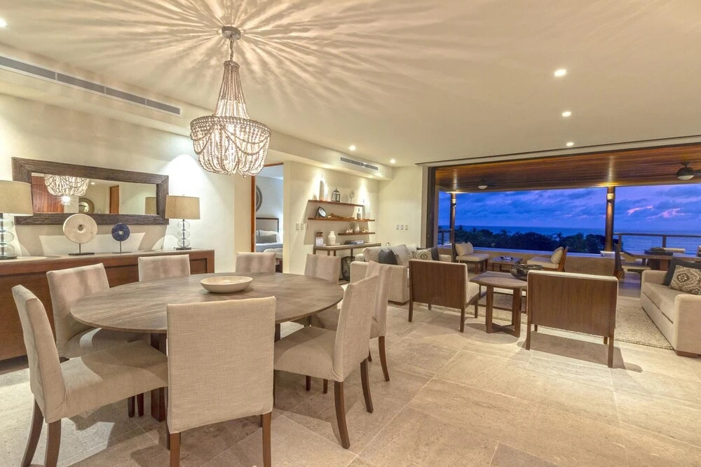 Sunny Vacation Condo 4