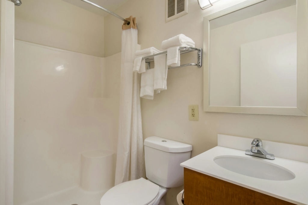 HomeTowne Studios by Red Roof Denver - Airport/Aurora