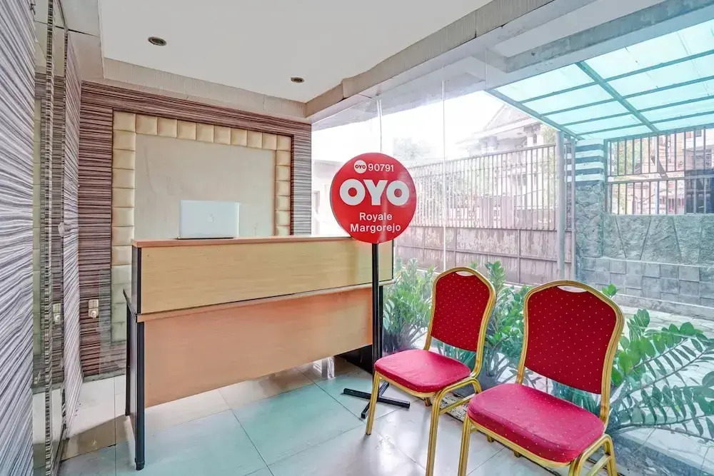 OYO Life 90791 Royale Margorejo
