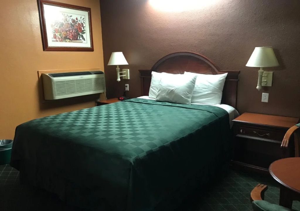 New Corral Motel