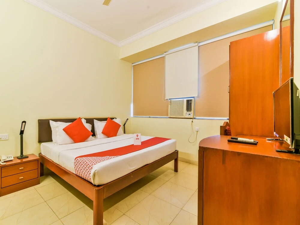 OYO 14930 Gomati Business Hotel