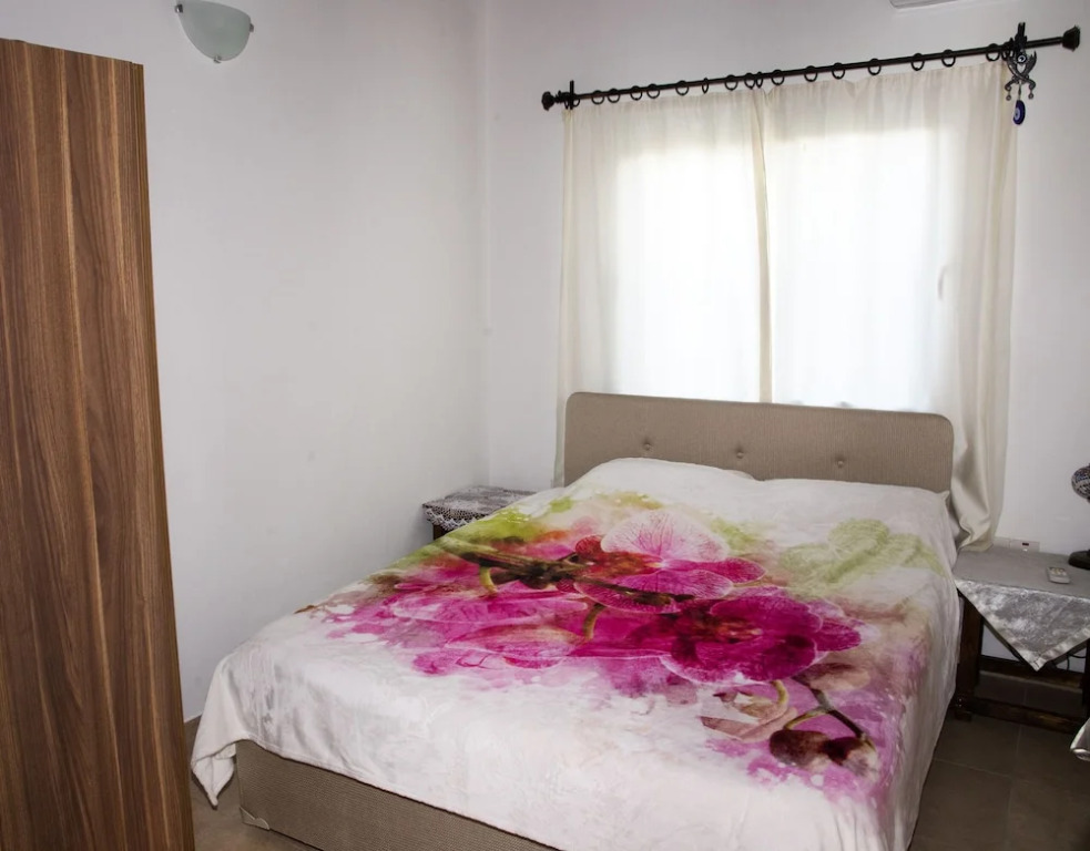 Pomegranate Cottage 1 Double Bedroom With Spectacular Mountain Sea View