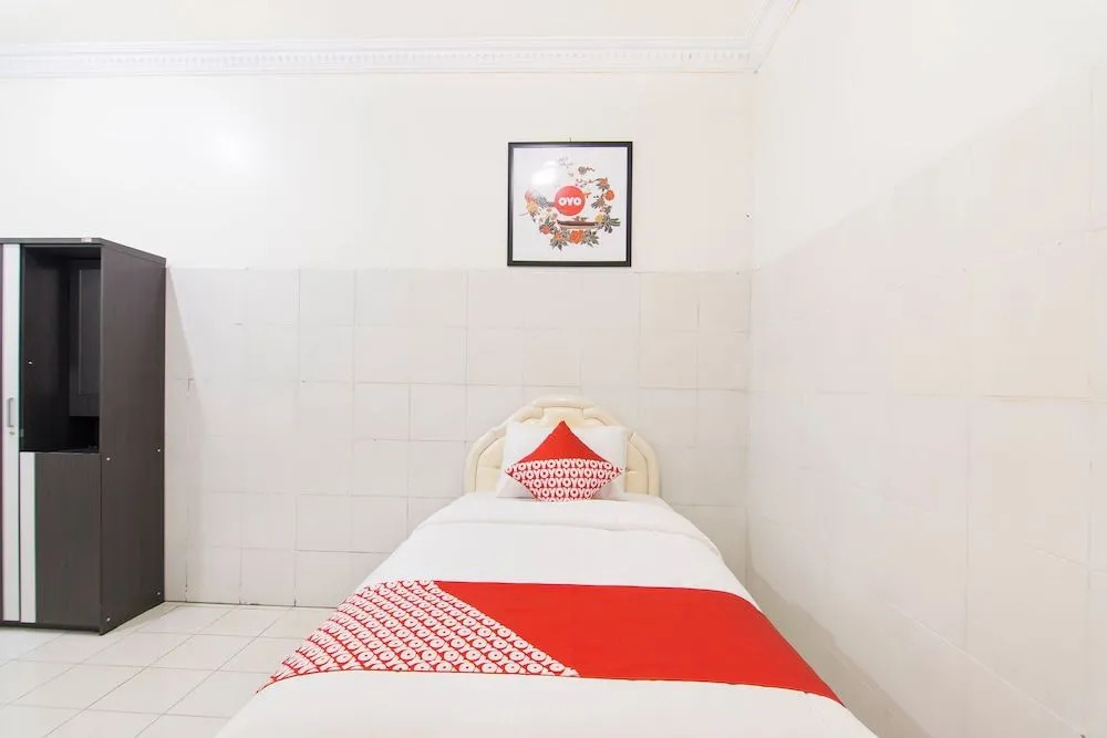 OYO 966 Dinda Guesthouse