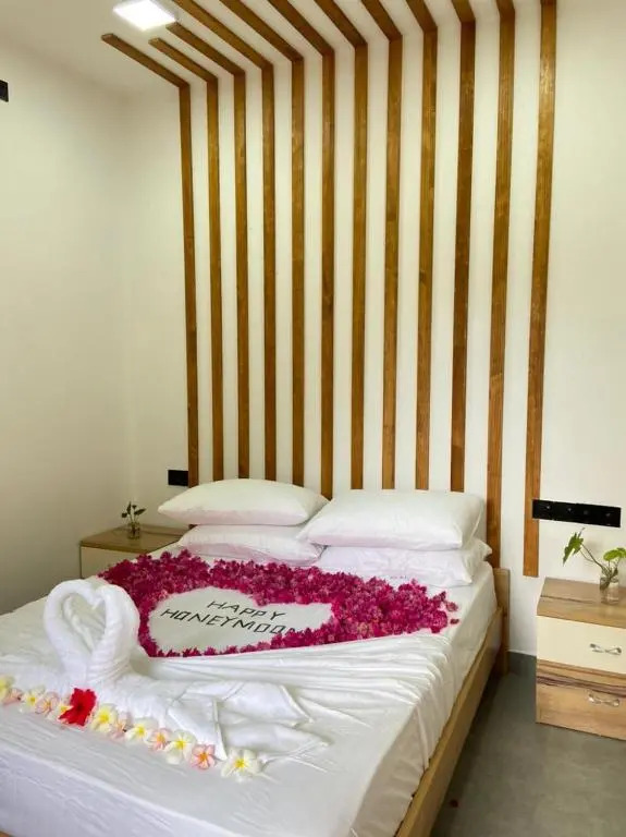 La Luna Boutique Dhangethi