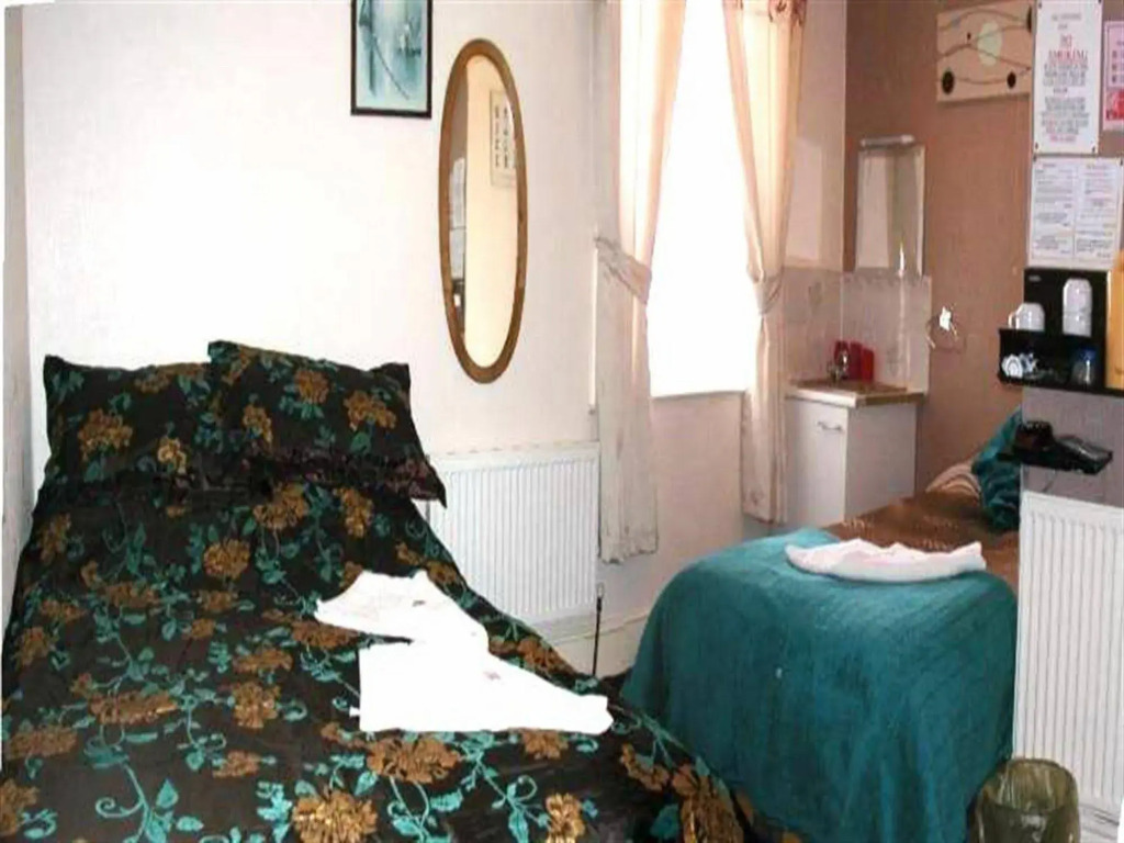 Willow Grove Hotel