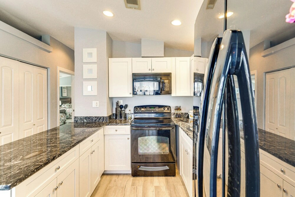 3 Mi to Fort Myers Beach: Home w/ Pool Access