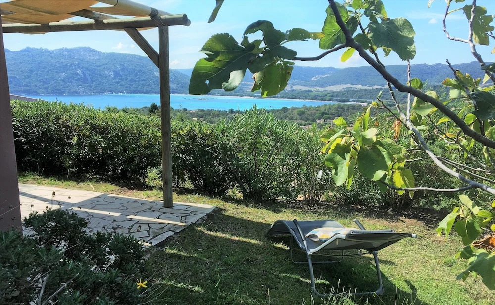 Residence Bellavista à Santa Giulia, proche de la plage et vue mer