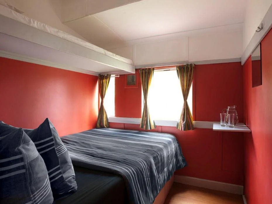 Train Lodge