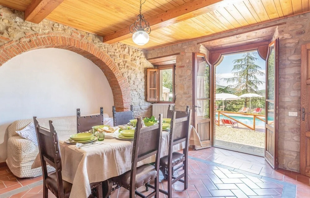 Beautiful Home in Castiglion Fiorentino With 4 Bedrooms, Wifi and Outdoor Swimming Pool