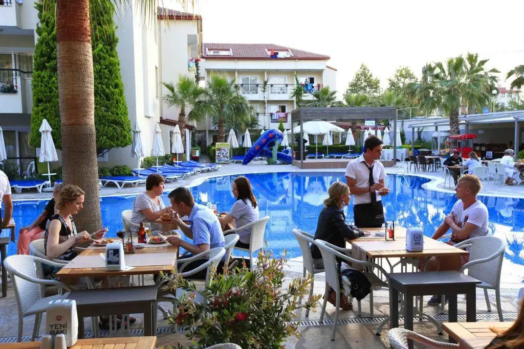 Sun City Apartments & Hotel