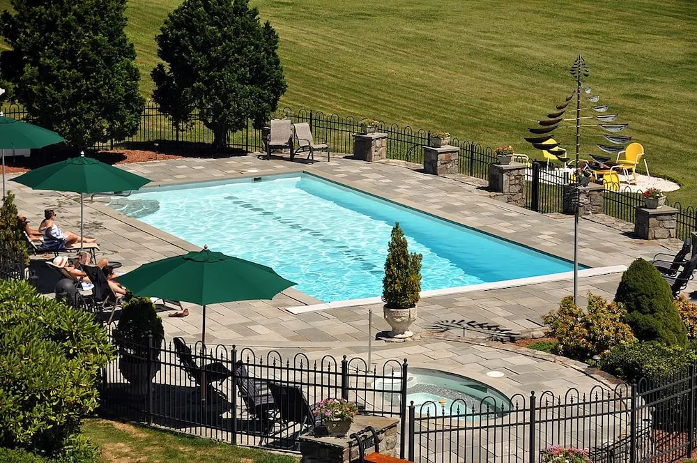 Point Pleasant Inn & Resort